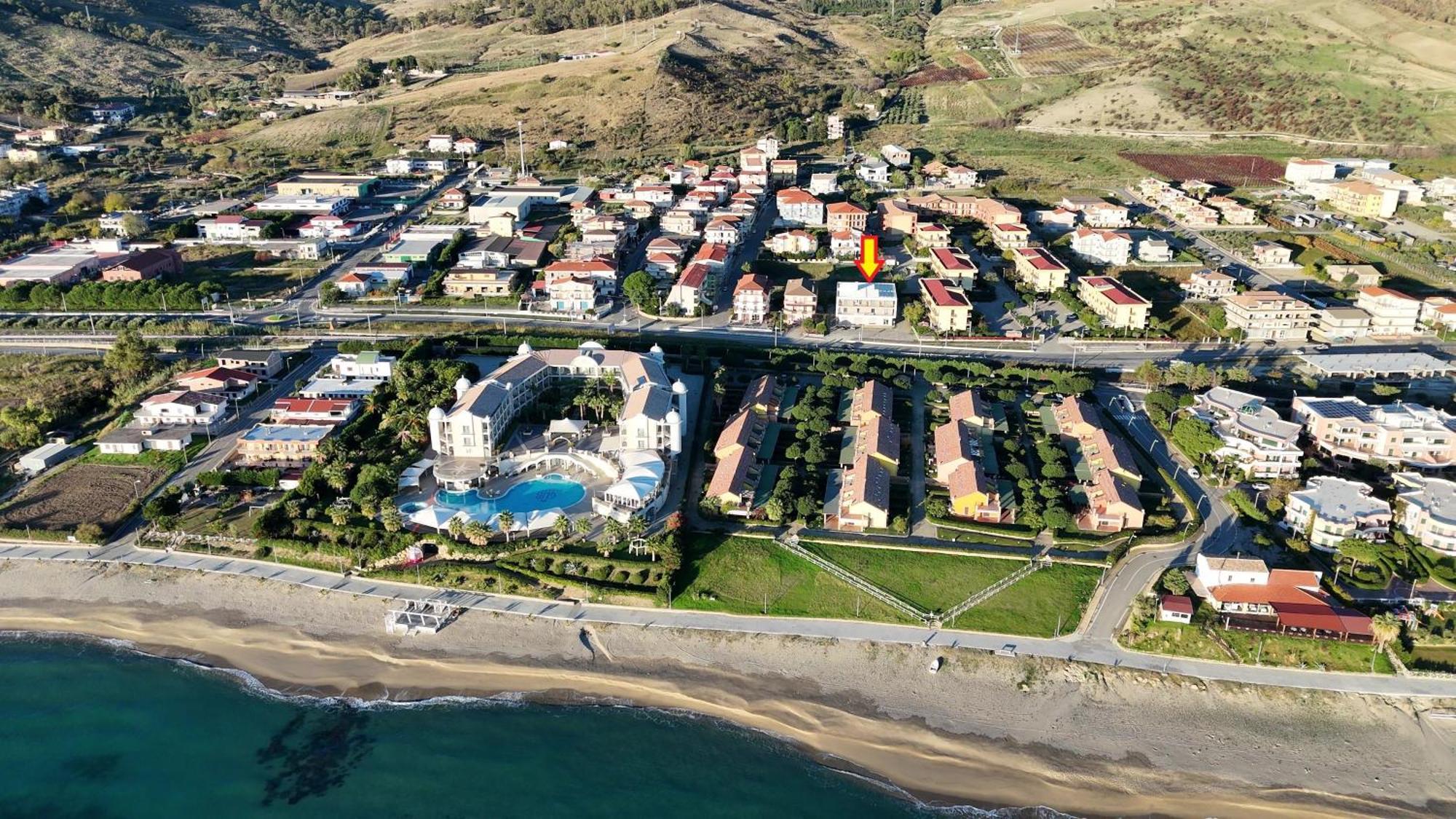 Red'S Apartments Torre Melissa Dış mekan fotoğraf